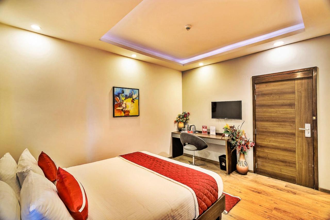 Jagadish Brigade Hotel Бангалор Экстерьер фото